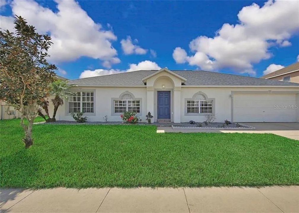 For Sale: $325,000 (4 beds, 2 baths, 2280 Square Feet)