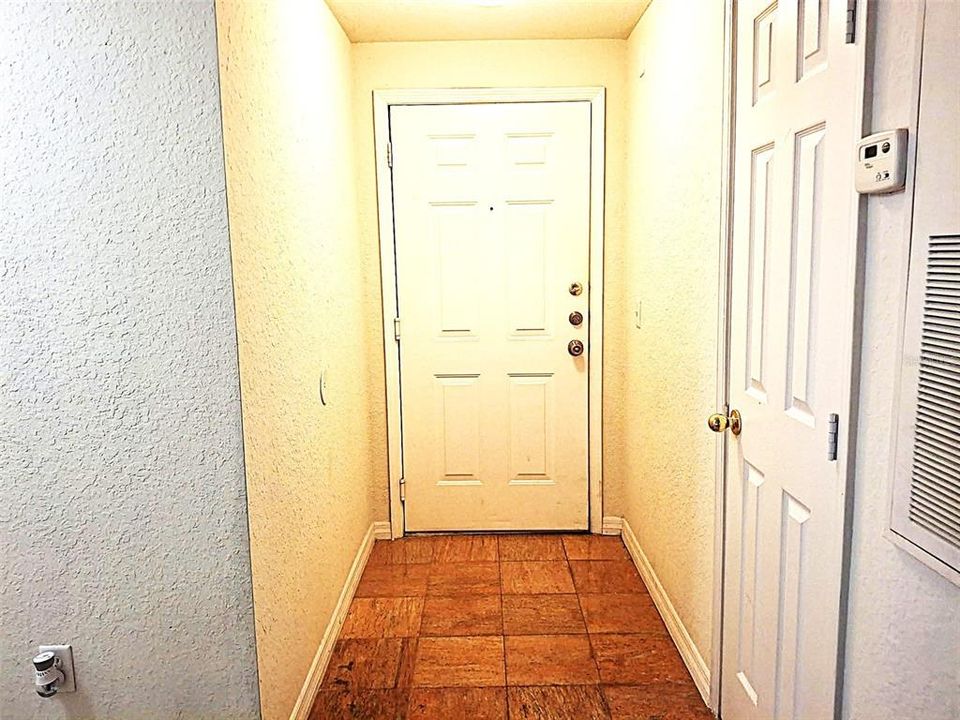 For Rent: $1,600 (2 beds, 2 baths, 1087 Square Feet)