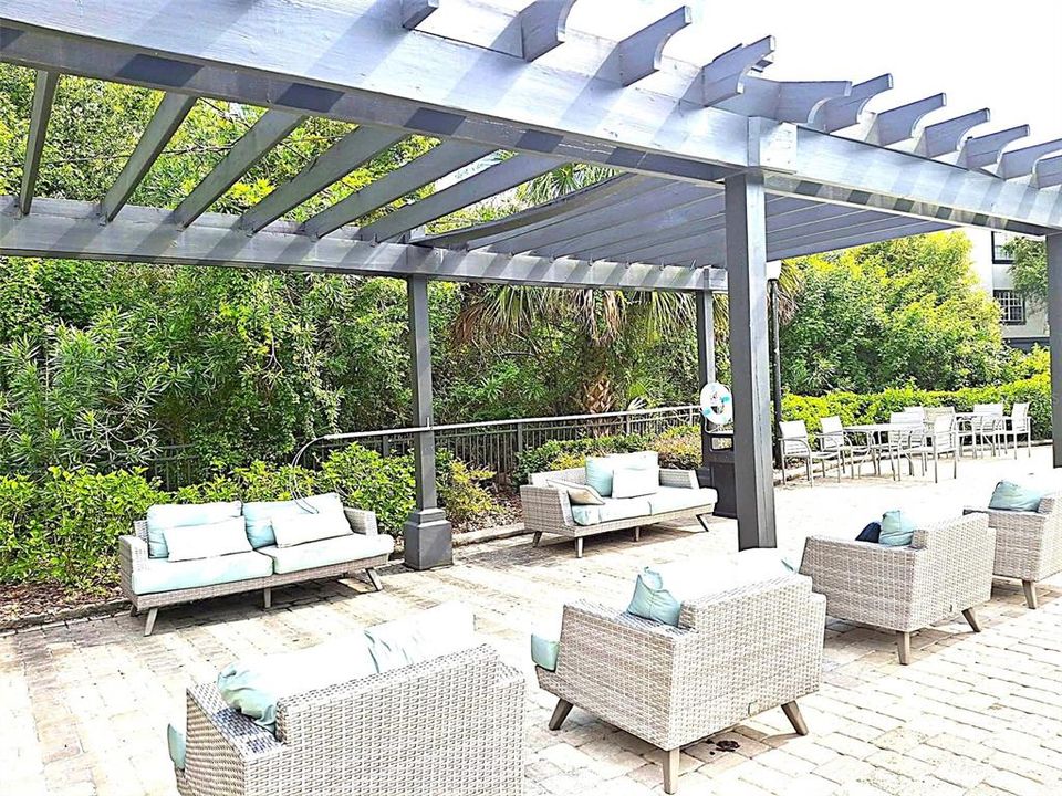 For Rent: $1,600 (2 beds, 2 baths, 1087 Square Feet)