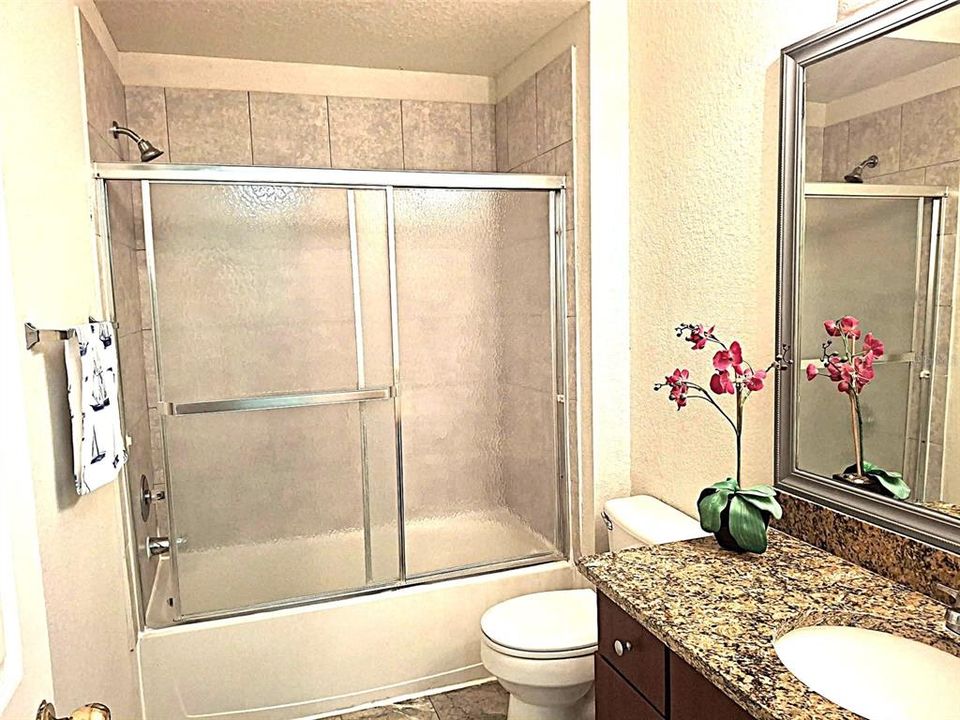 For Rent: $1,600 (2 beds, 2 baths, 1087 Square Feet)