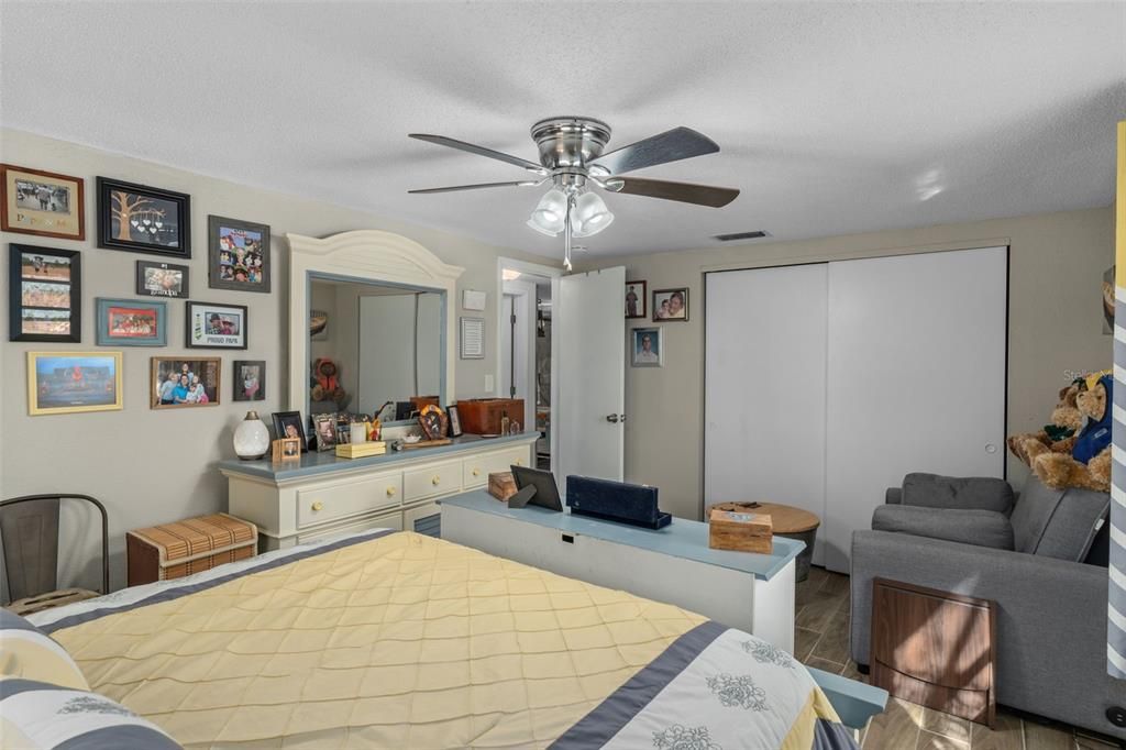 Activo con contrato: $237,000 (2 camas, 2 baños, 1012 Pies cuadrados)