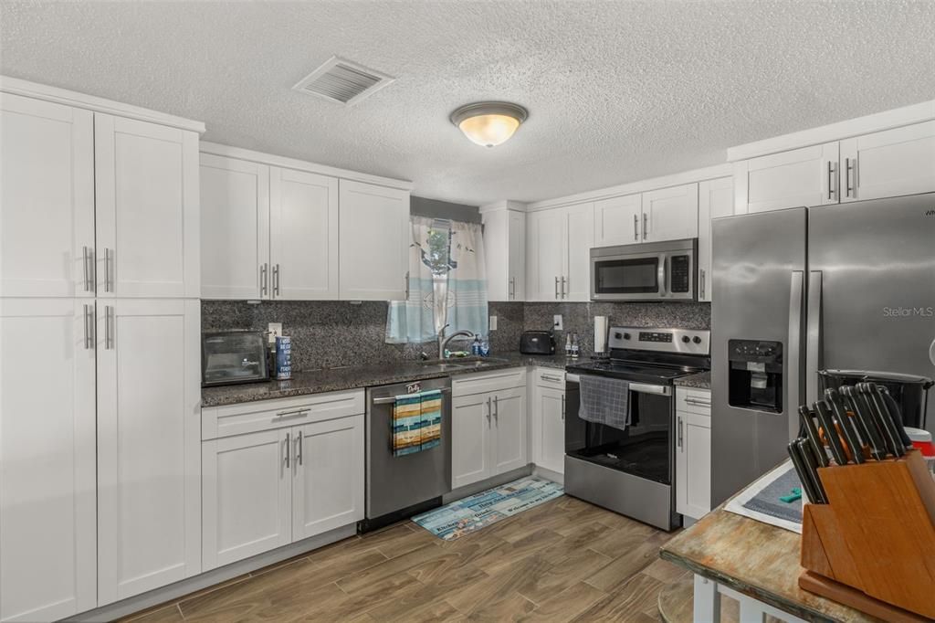 Activo con contrato: $237,000 (2 camas, 2 baños, 1012 Pies cuadrados)