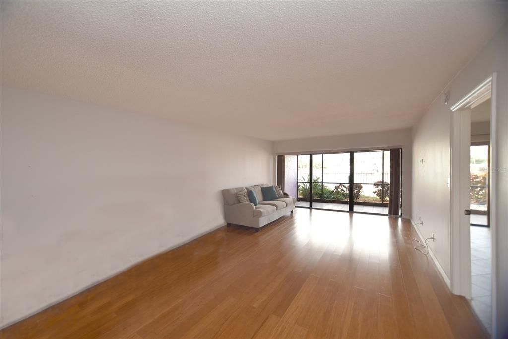 En Venta: $499,900 (2 camas, 2 baños, 1220 Pies cuadrados)