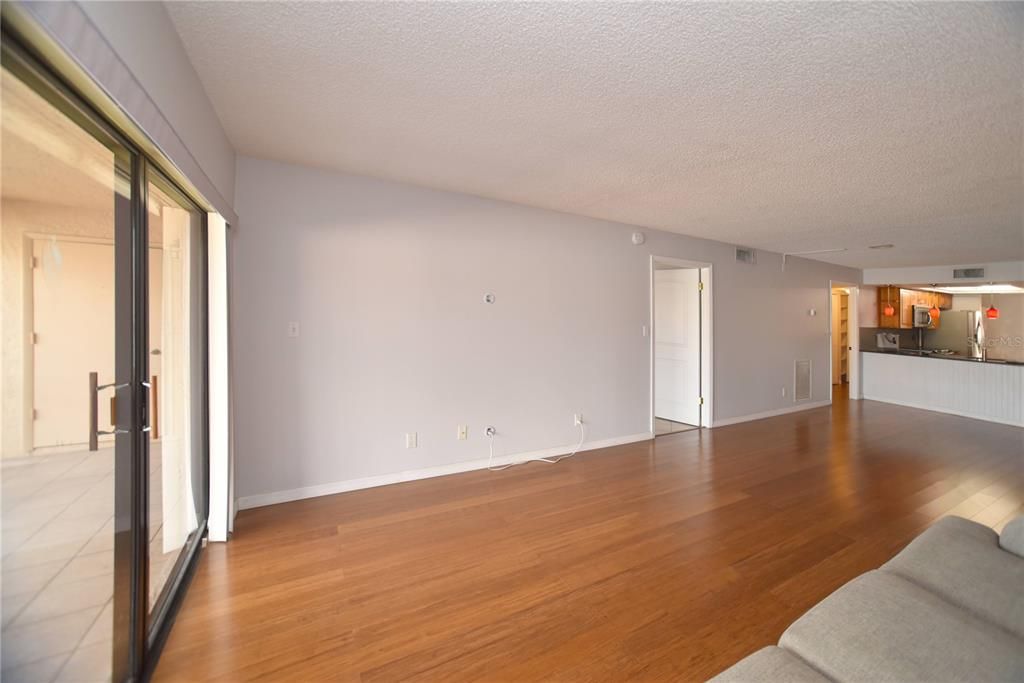 En Venta: $499,900 (2 camas, 2 baños, 1220 Pies cuadrados)