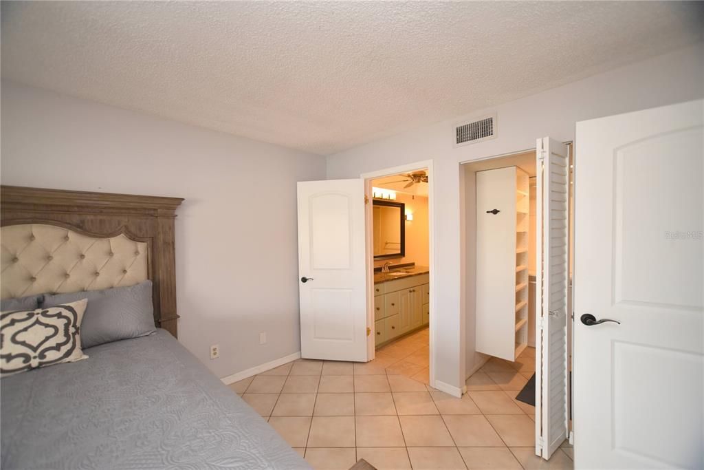 En Venta: $499,900 (2 camas, 2 baños, 1220 Pies cuadrados)