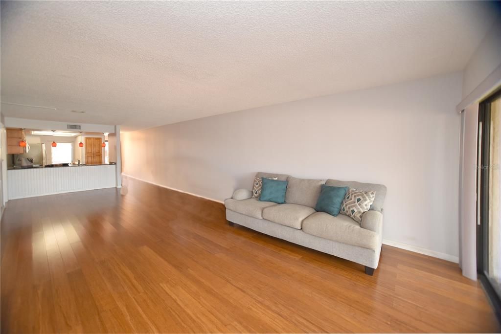 En Venta: $499,900 (2 camas, 2 baños, 1220 Pies cuadrados)