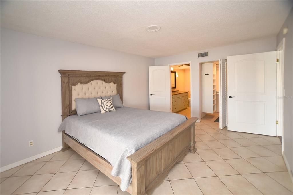 En Venta: $499,900 (2 camas, 2 baños, 1220 Pies cuadrados)