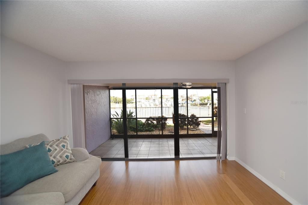 En Venta: $499,900 (2 camas, 2 baños, 1220 Pies cuadrados)