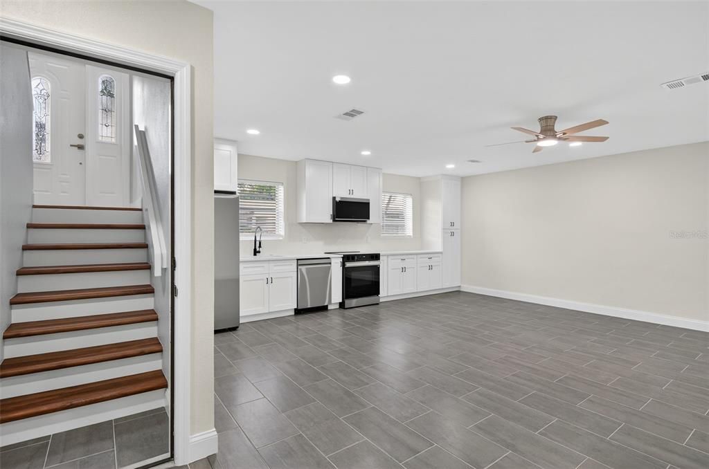 Active With Contract: $339,900 (4 beds, 3 baths, 1988 Square Feet)