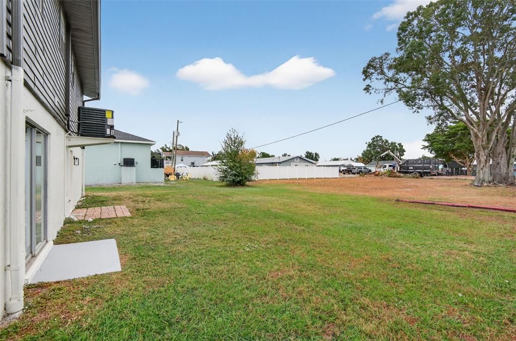 Active With Contract: $339,900 (4 beds, 3 baths, 1988 Square Feet)