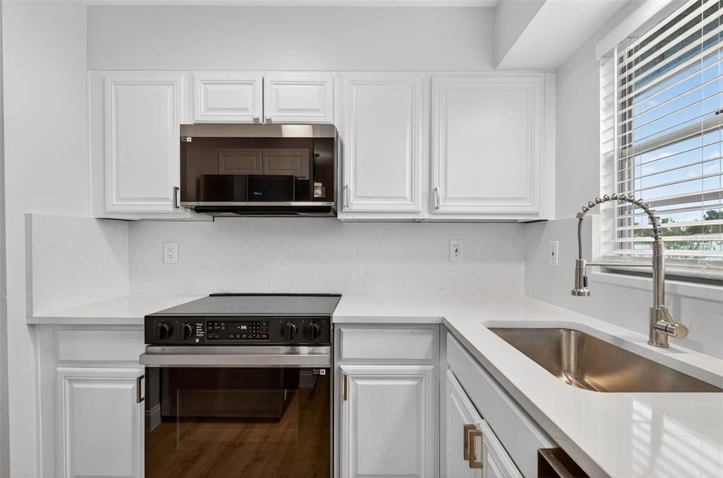 Active With Contract: $339,900 (4 beds, 3 baths, 1988 Square Feet)