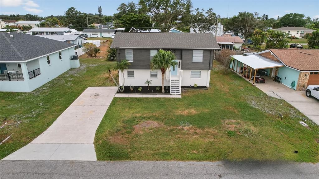 Active With Contract: $339,900 (4 beds, 3 baths, 1988 Square Feet)