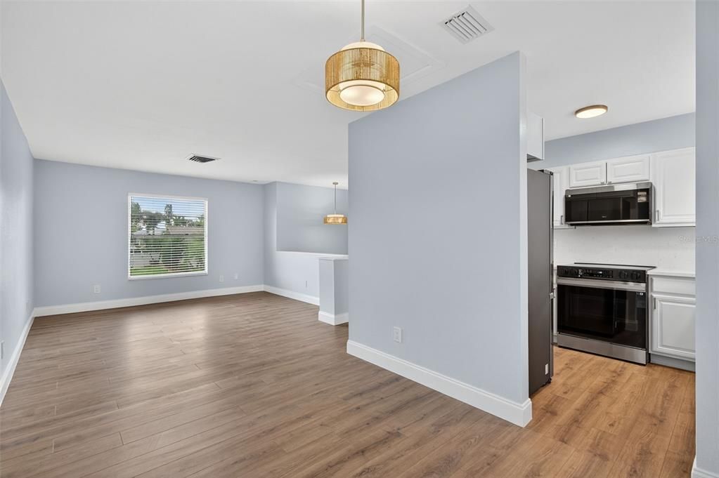 Active With Contract: $339,900 (4 beds, 3 baths, 1988 Square Feet)