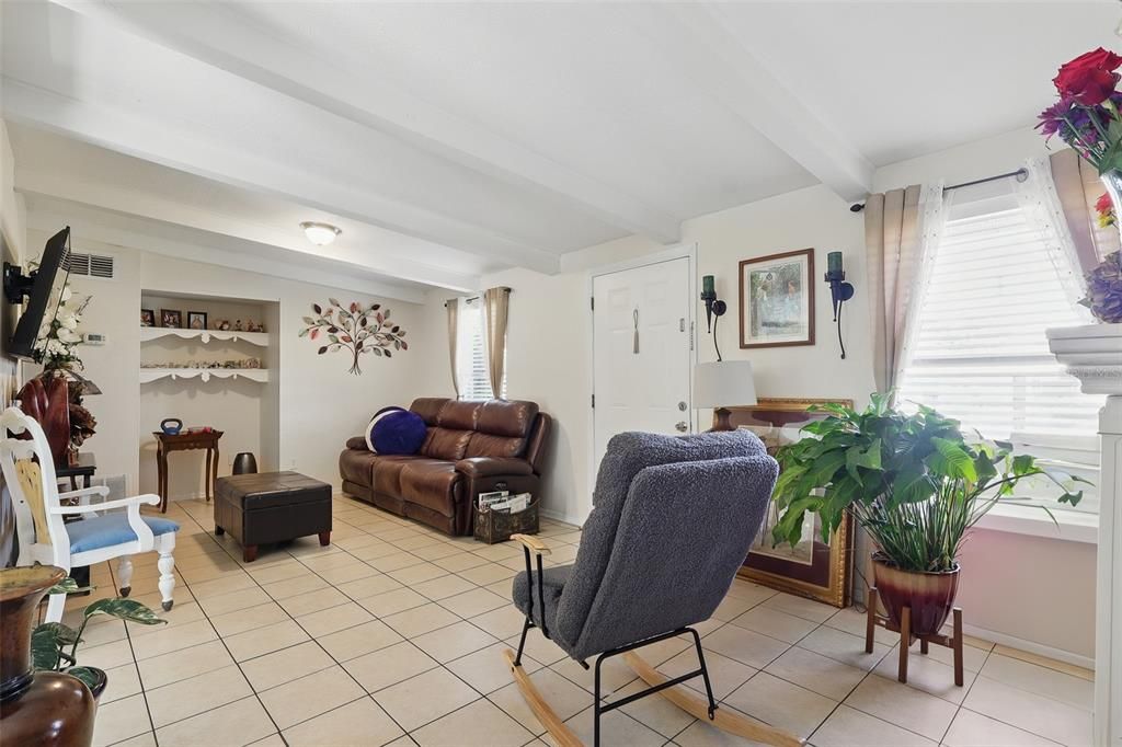 En Venta: $295,500 (3 camas, 1 baños, 1152 Pies cuadrados)