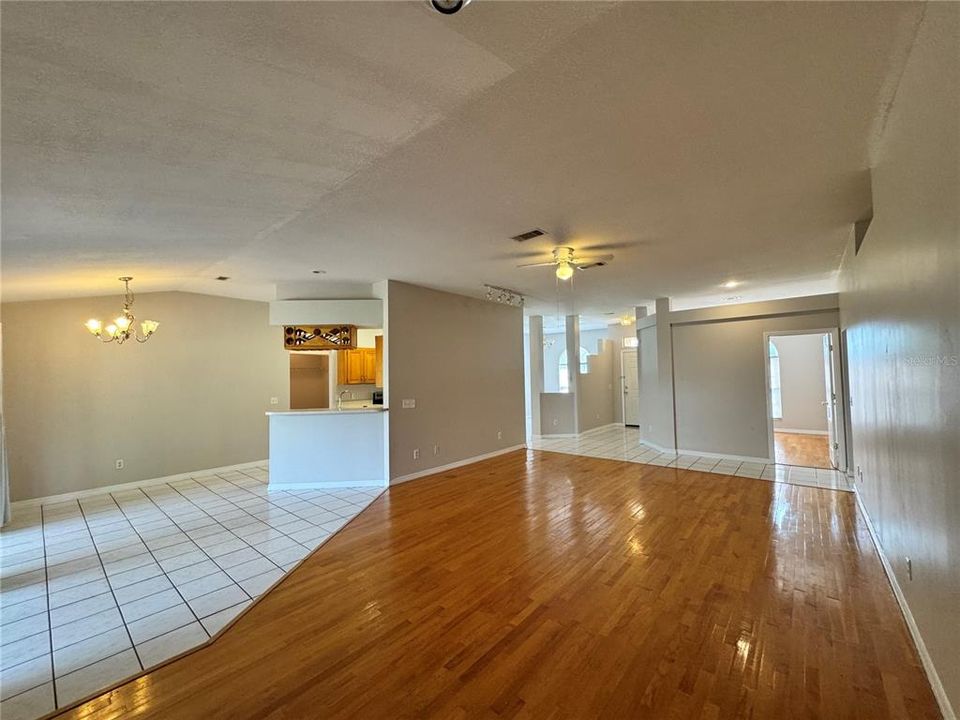 В аренду: $2,395 (3 спален, 2 ванн, 2004 Квадратных фут)