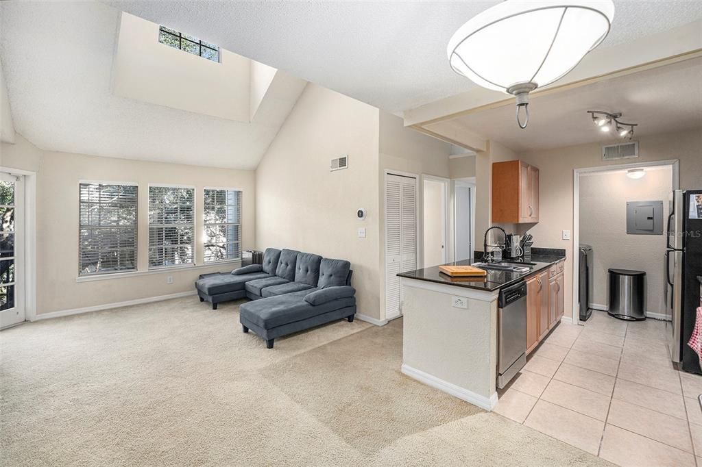 For Sale: $199,999 (2 beds, 2 baths, 1491 Square Feet)