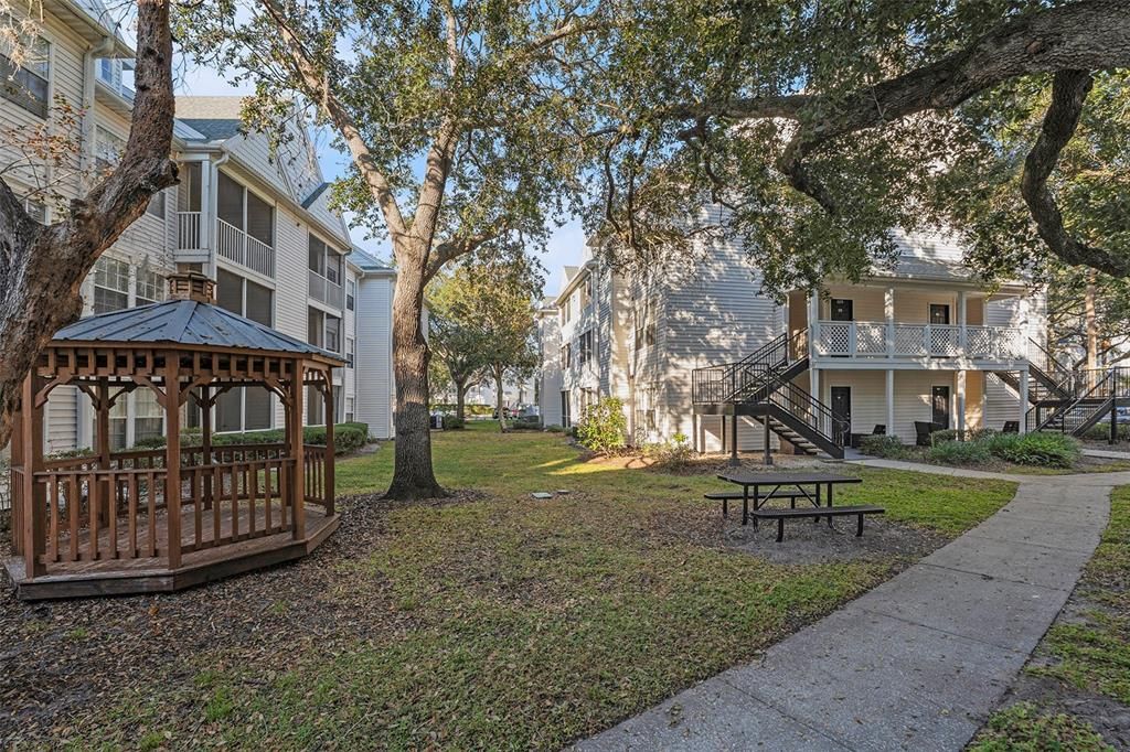 For Sale: $199,999 (2 beds, 2 baths, 1491 Square Feet)