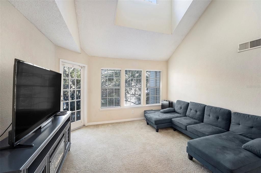 For Sale: $199,999 (2 beds, 2 baths, 1491 Square Feet)