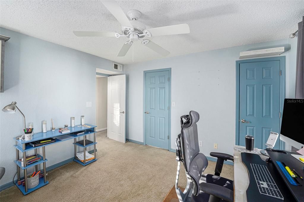 For Sale: $199,999 (2 beds, 2 baths, 1491 Square Feet)