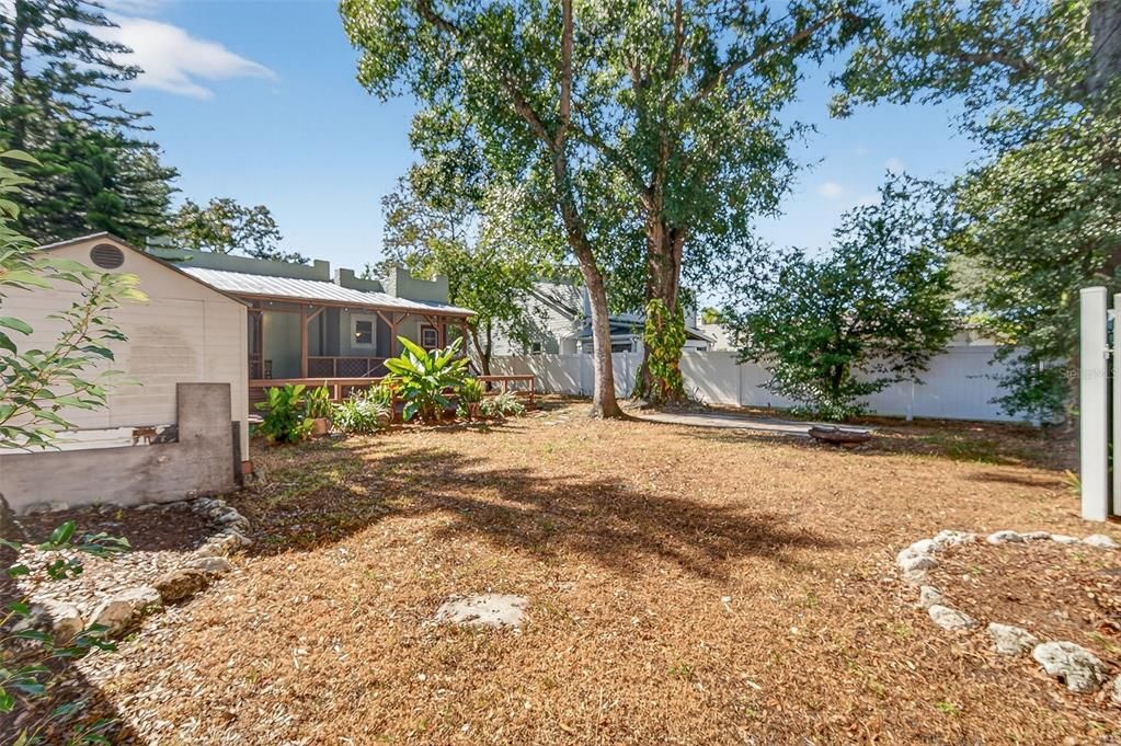 Под контрактом: $2,400 (2 спален, 1 ванн, 1194 Квадратных фут)