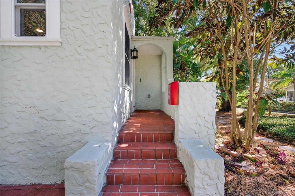 Под контрактом: $2,400 (2 спален, 1 ванн, 1194 Квадратных фут)