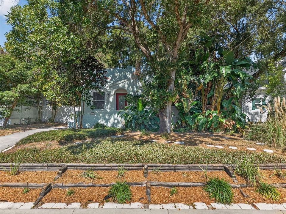 Под контрактом: $2,400 (2 спален, 1 ванн, 1194 Квадратных фут)