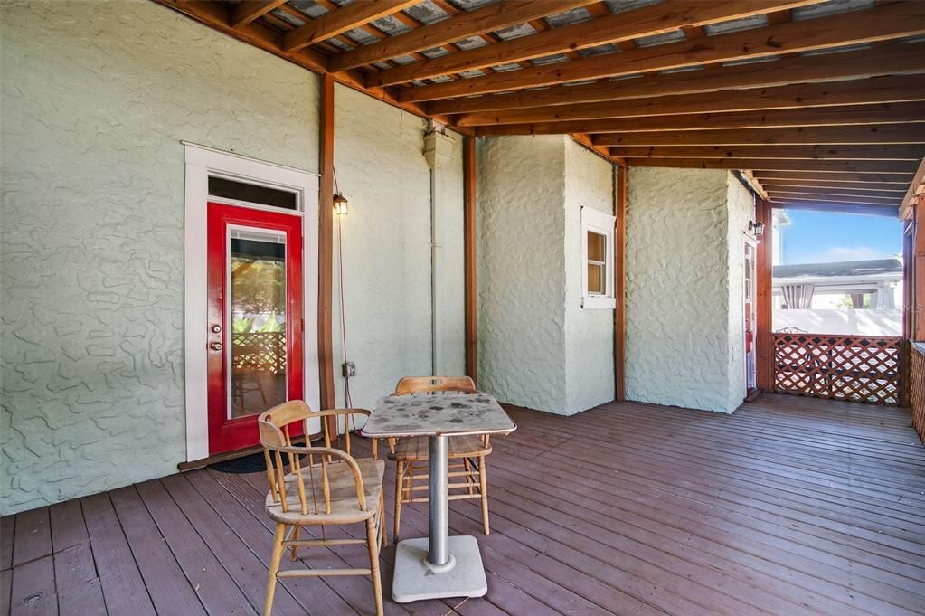 Под контрактом: $2,400 (2 спален, 1 ванн, 1194 Квадратных фут)