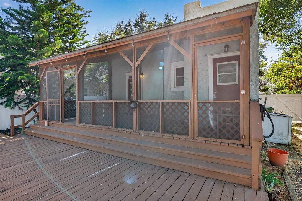 Под контрактом: $2,400 (2 спален, 1 ванн, 1194 Квадратных фут)