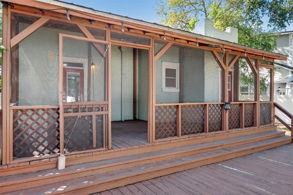 Под контрактом: $2,400 (2 спален, 1 ванн, 1194 Квадратных фут)