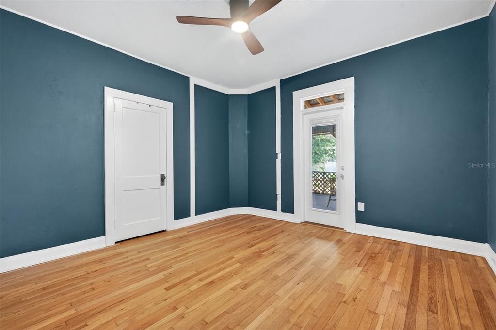 Под контрактом: $2,400 (2 спален, 1 ванн, 1194 Квадратных фут)