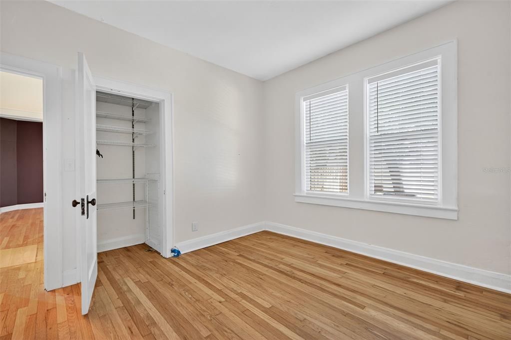 Под контрактом: $2,400 (2 спален, 1 ванн, 1194 Квадратных фут)