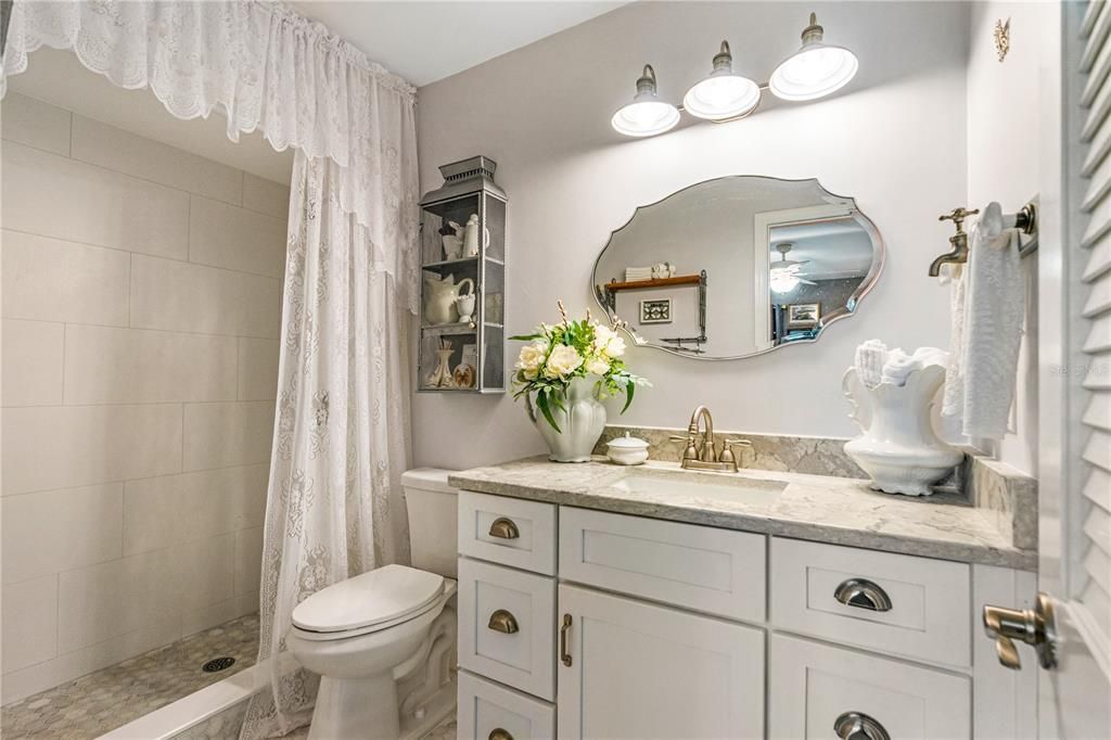 合同活跃: $364,900 (3 贝兹, 2 浴室, 1308 平方英尺)