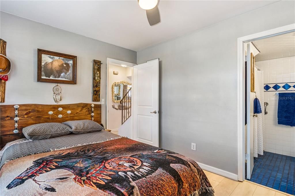 合同活跃: $364,900 (3 贝兹, 2 浴室, 1308 平方英尺)