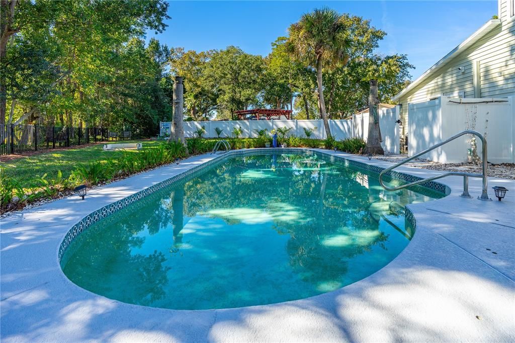 合同活跃: $364,900 (3 贝兹, 2 浴室, 1308 平方英尺)