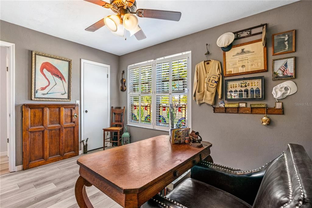 合同活跃: $364,900 (3 贝兹, 2 浴室, 1308 平方英尺)