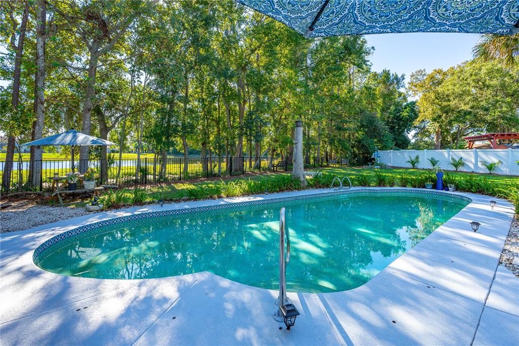 合同活跃: $364,900 (3 贝兹, 2 浴室, 1308 平方英尺)