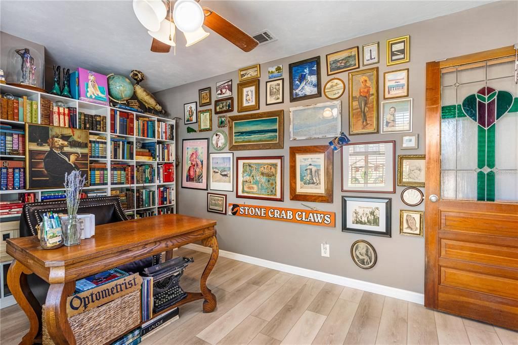 合同活跃: $364,900 (3 贝兹, 2 浴室, 1308 平方英尺)