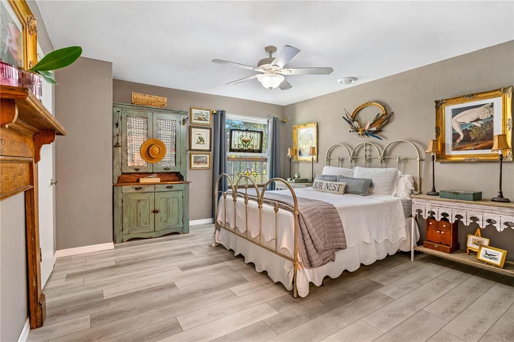 合同活跃: $364,900 (3 贝兹, 2 浴室, 1308 平方英尺)