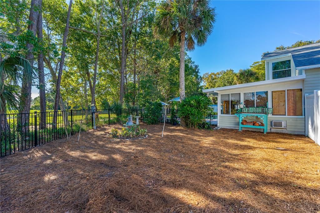 合同活跃: $364,900 (3 贝兹, 2 浴室, 1308 平方英尺)