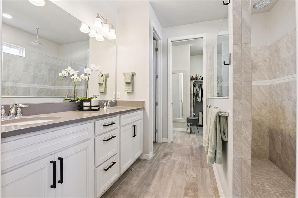 For Sale: $799,900 (4 beds, 3 baths, 2710 Square Feet)