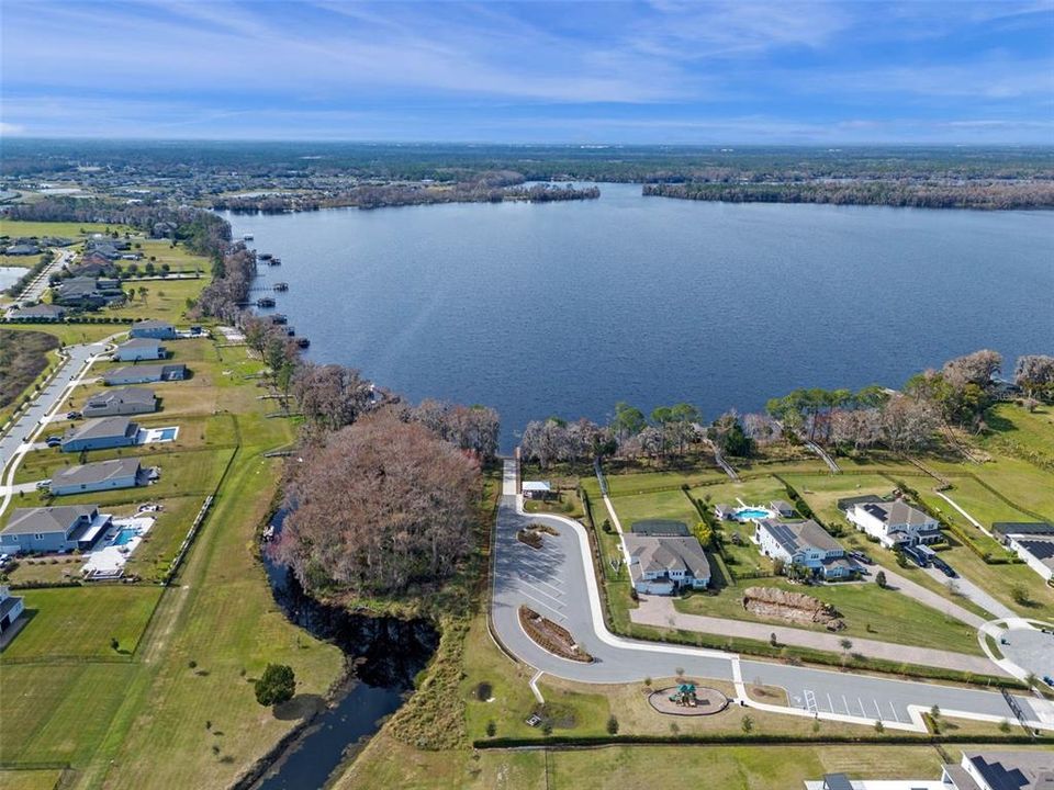 For Sale: $799,900 (4 beds, 3 baths, 2710 Square Feet)