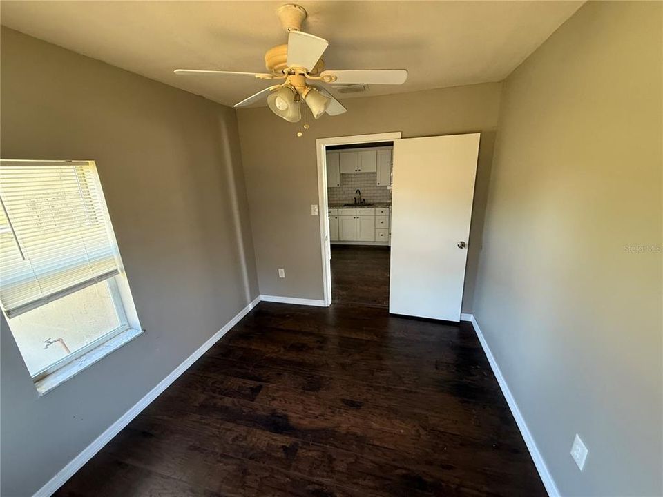 For Sale: $156,000 (2 beds, 1 baths, 1032 Square Feet)