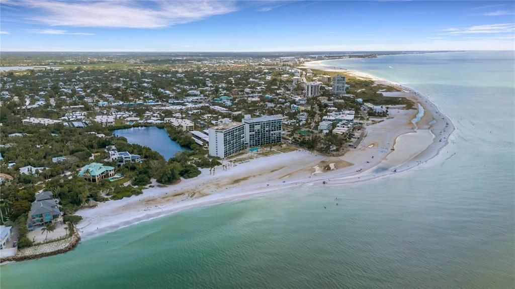 待售: $4,995,000 (1.56 acres)