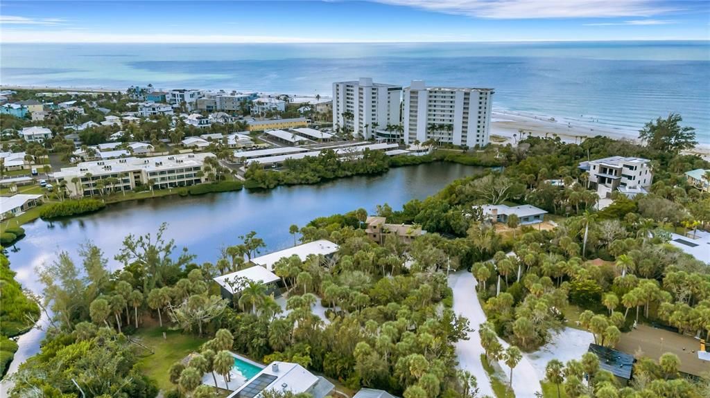 待售: $4,995,000 (1.56 acres)