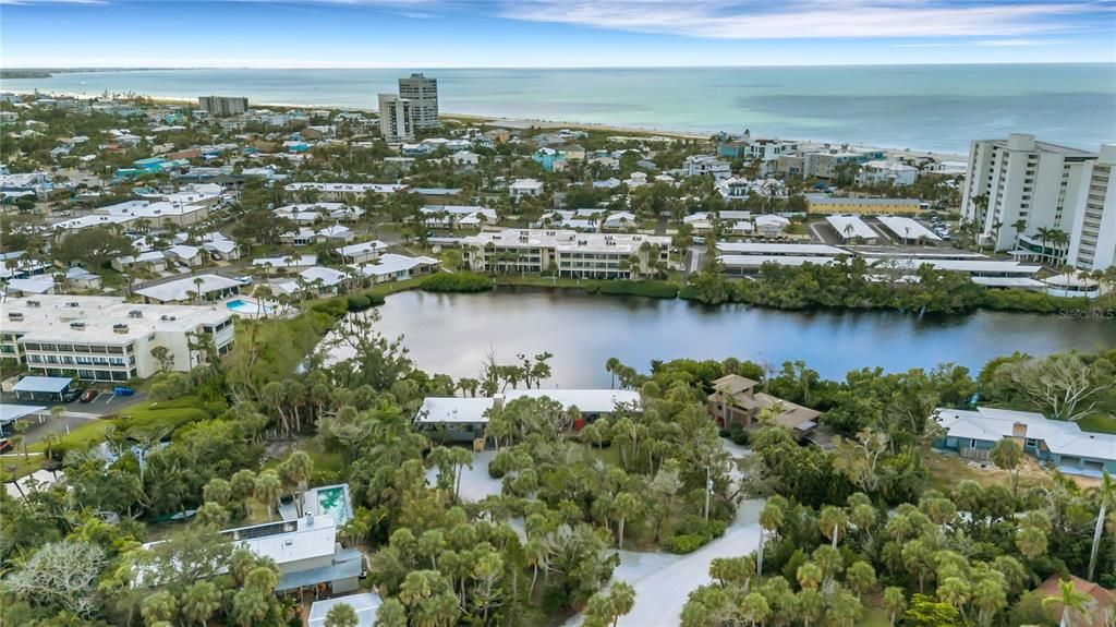 待售: $4,995,000 (1.56 acres)