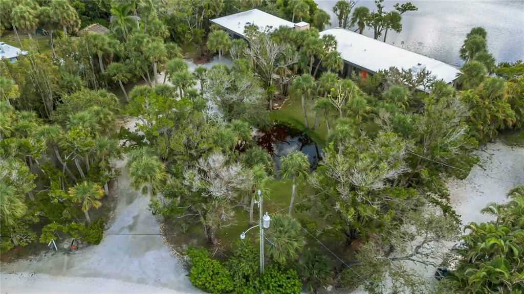 待售: $4,995,000 (1.56 acres)