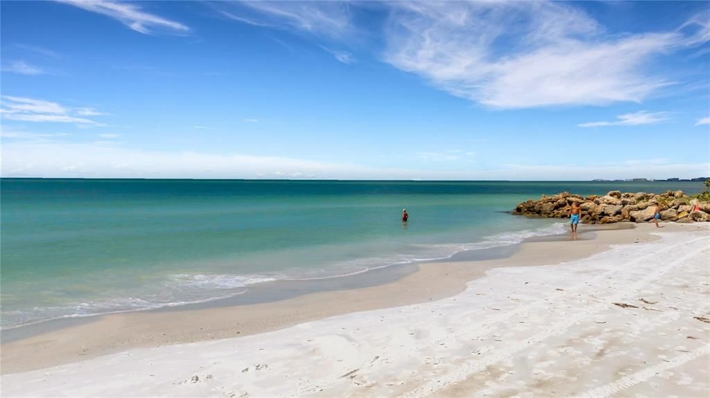 待售: $4,995,000 (1.56 acres)