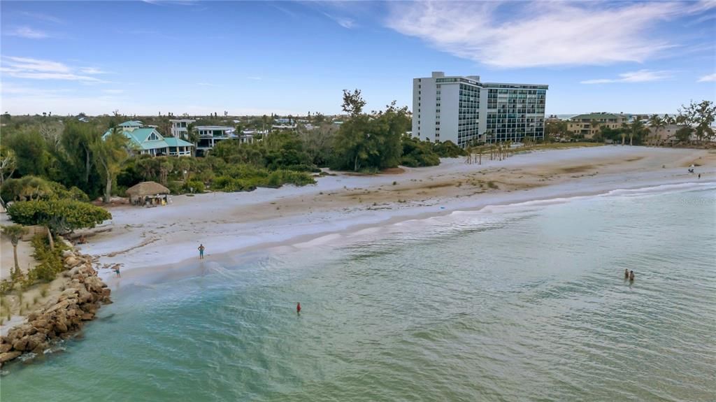 待售: $4,995,000 (1.56 acres)