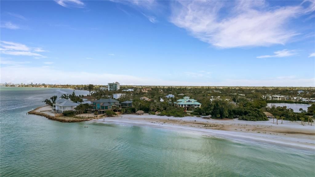 待售: $4,995,000 (1.56 acres)