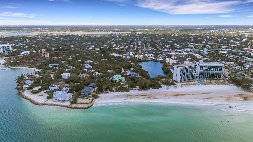 待售: $4,995,000 (1.56 acres)